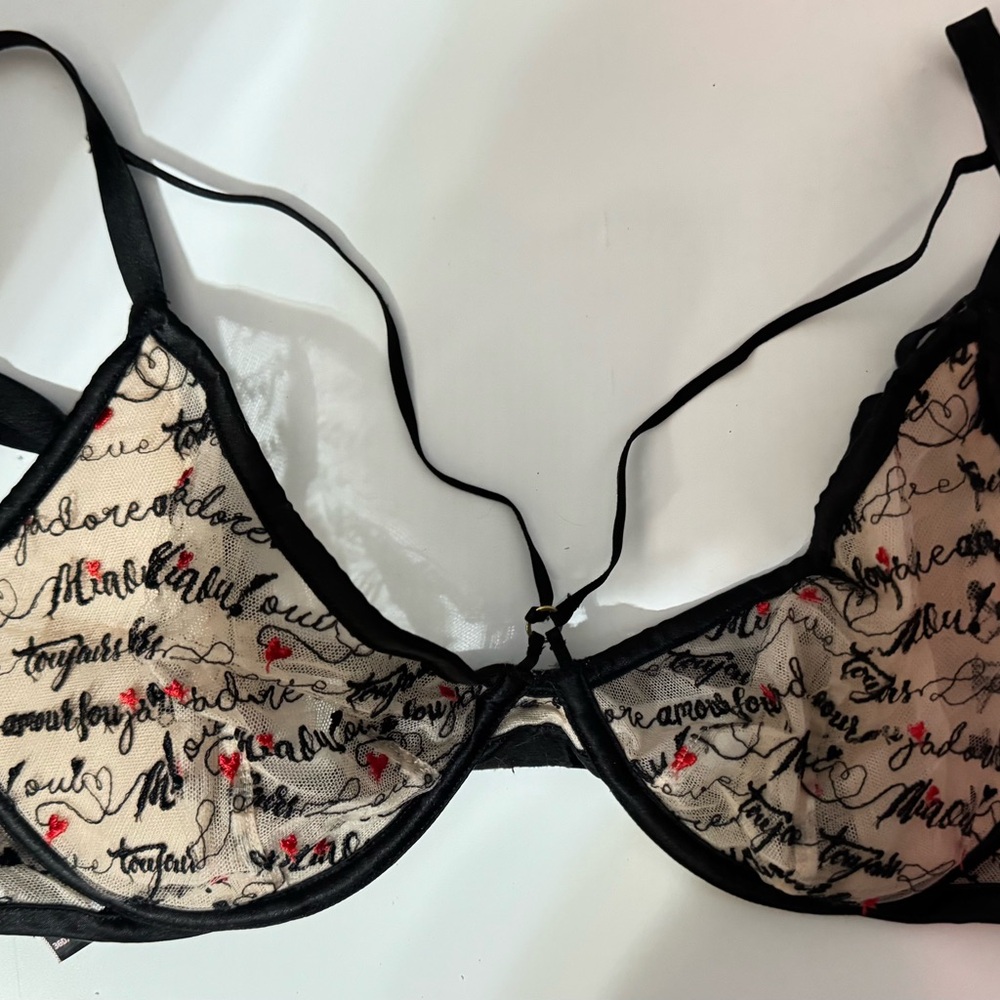 VICTORIA SECRET Very Sexy Bra Size 36D